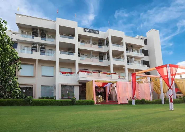 Genx Crescent Lucknow Hotel