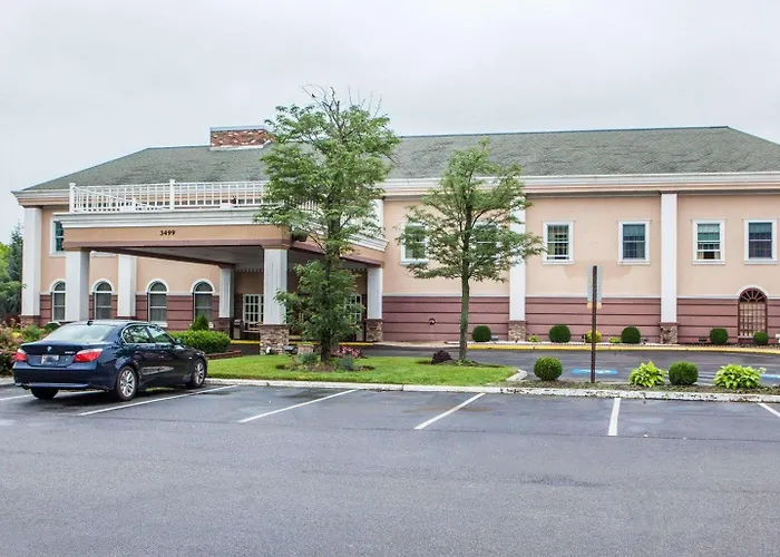 Clarion Hotel Palmer Inn