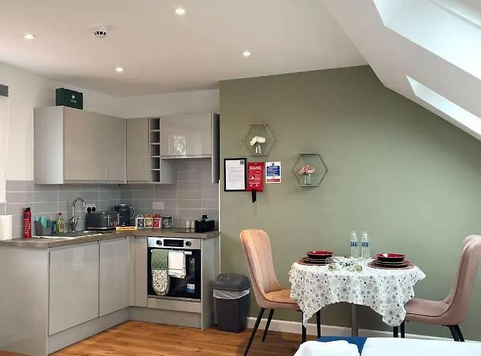 Cambridge Studios And Suites By Tas Accommodations