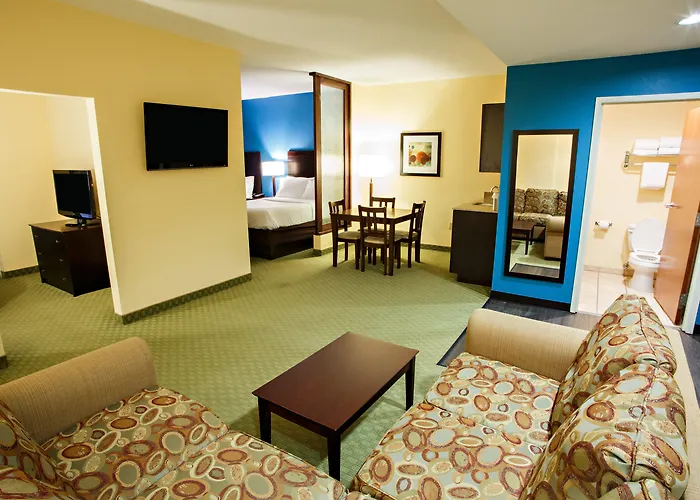 Holiday Inn Express & Suites Harrisburg West Mechanicsburg