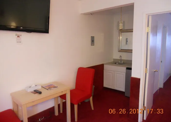 Tradewinds Airport Hotel Inglewood