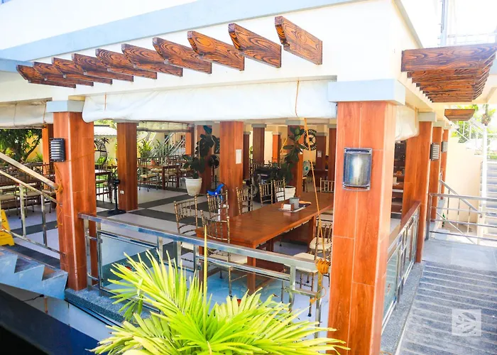 Youhan Beach Resort San Antonio 