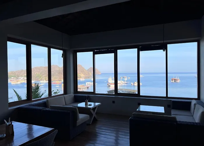 Blue Parrot Hotel Labuan Bajo