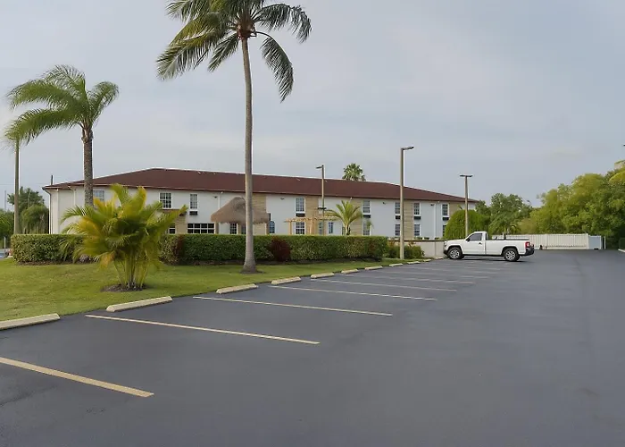 Belmont Inn & Suites