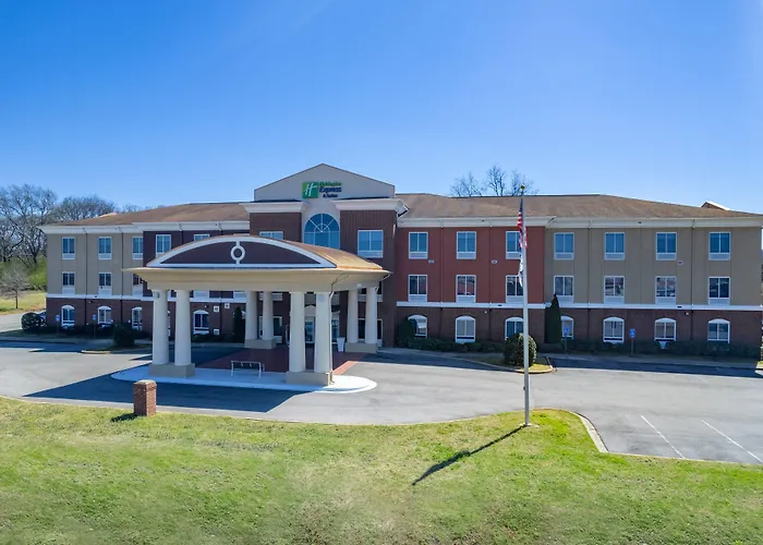 Holiday Inn Express Hotel & Suites Talladega By Ihg