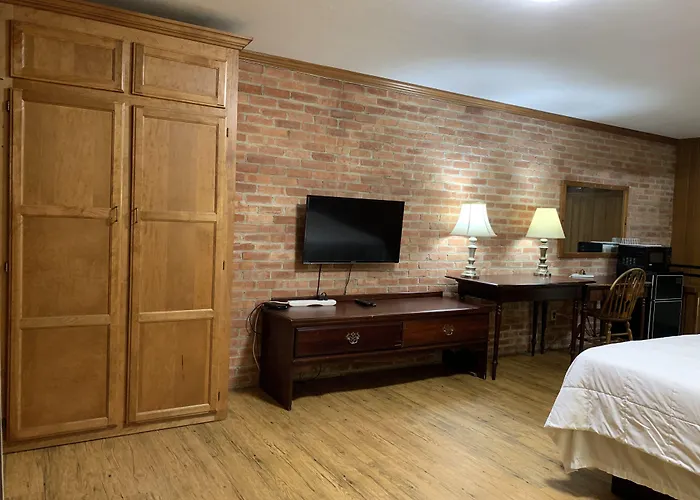 The Lincoln Lodge Urbana Champaign