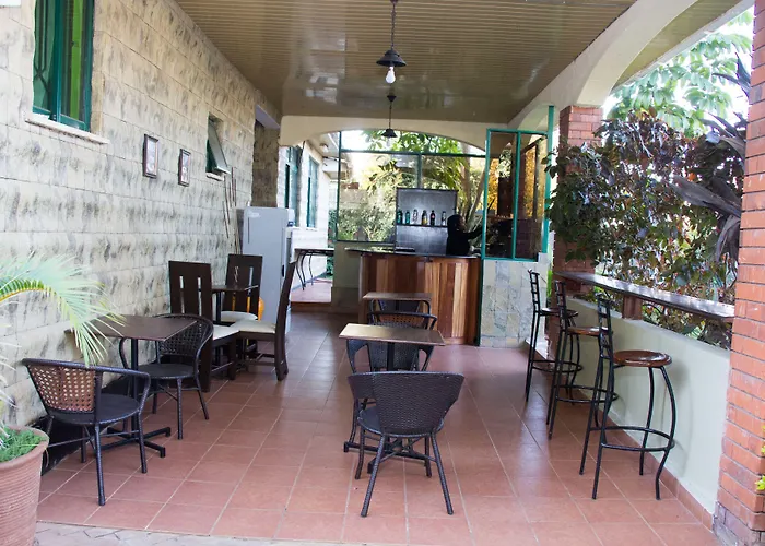 Karen Inn And Suites