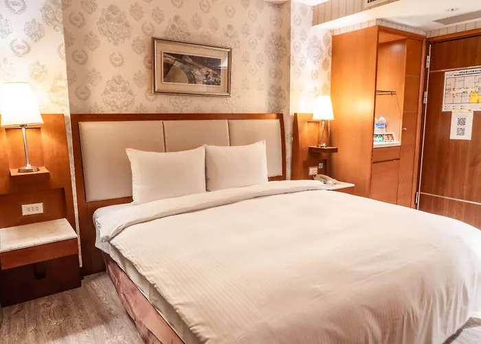 Elegance Hotel