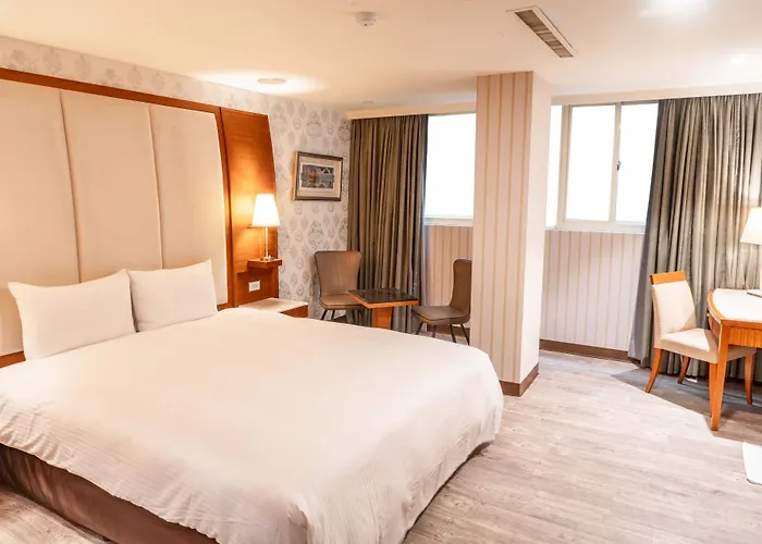 Elegance Hotel