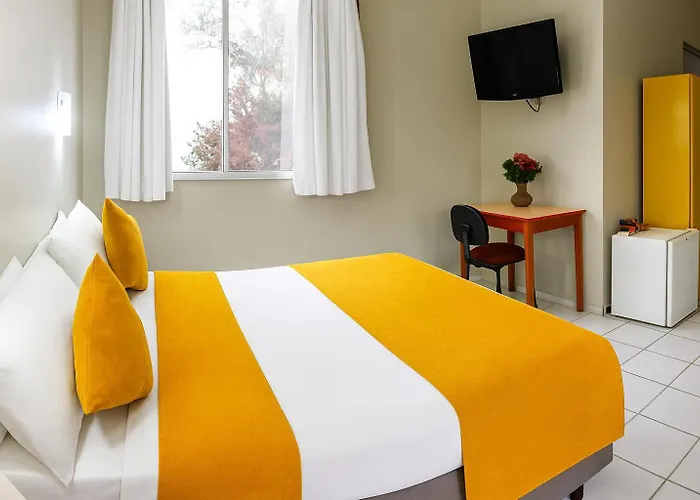 Hotel Ibiá Montenegro