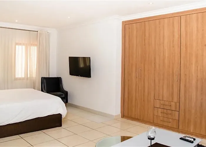 Inn And Out Plus Craighall
