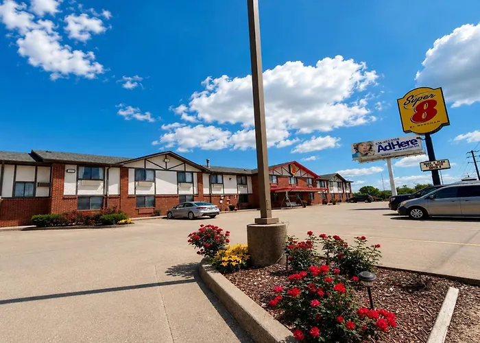 Super 8 By Wyndham Warrenton