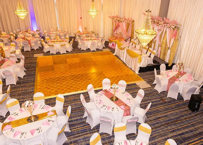 Wyndham Garden Madison Fitchburg Hotel