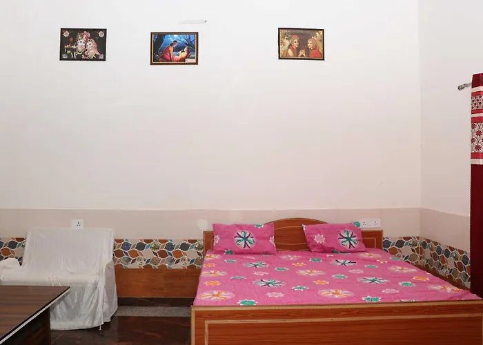 Hotel O Pop Angoori Farm House Mathura