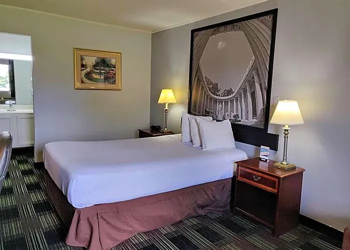 Sprucewood Inn
