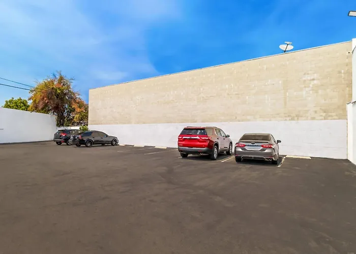 Rodeway Inn & Suites North Hollywood Burbank Airport - Universal Area Los Angeles