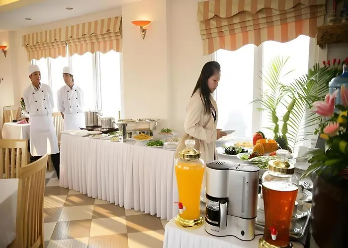 New Moon Hotel