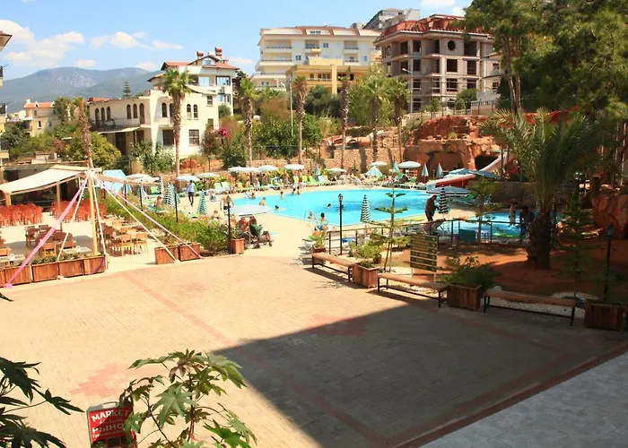 Green Life Hotel