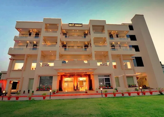 Genx Crescent Lucknow Hotel